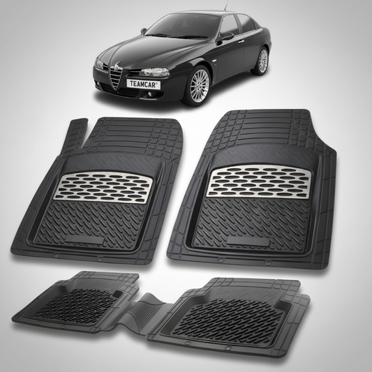 set de covorase din cauciuc negre cu accente gri cu o alfa romeo 156 sedan negru in fundal