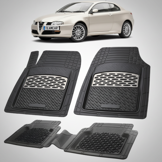 set de covorase din cauciuc negre cu accente gri cu o alfa romeo gt bej in fundal