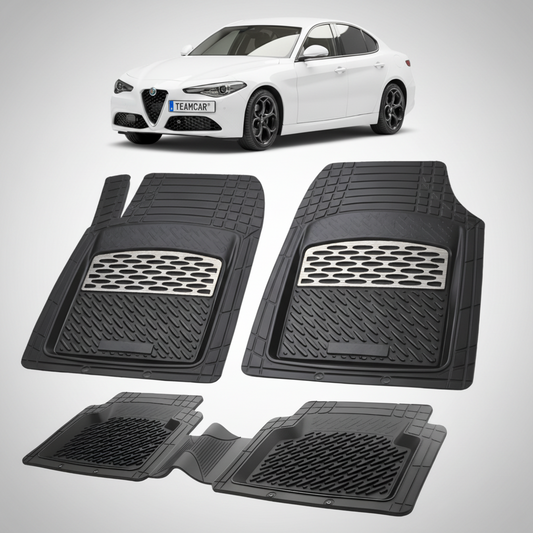 set de covorase din cauciuc negre cu accente gri cu o alfa romeo giulia alba in fundal