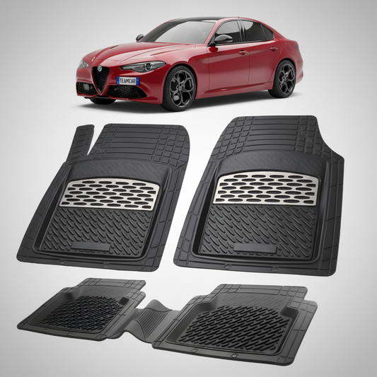 set de covorase din cauciuc negre cu accente gri cu o alfa romeo giulia sedan rosie in fundal