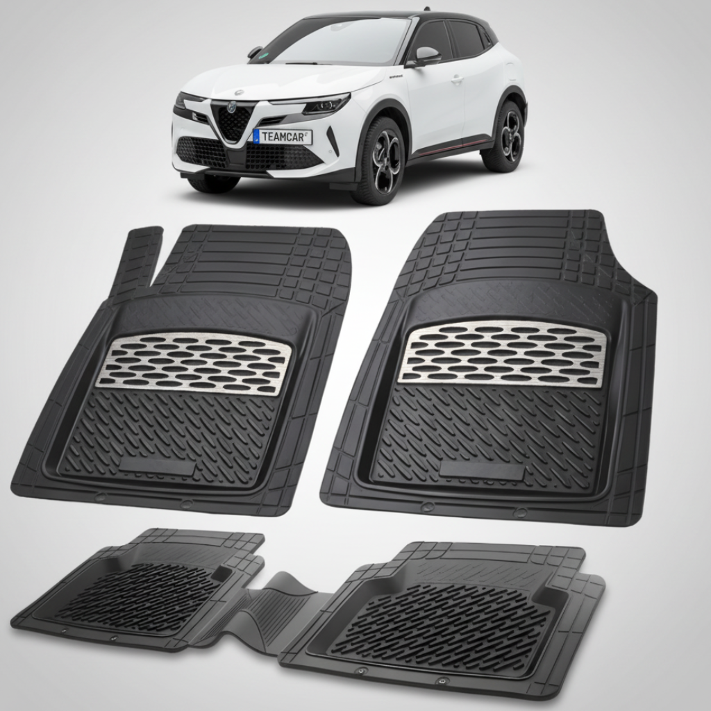 set de covorase din cauciuc negre cu accente gri cu o alfa romeo junior suv alb in fundal
