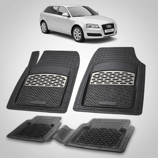 set de covorase din cauciuc negre cu accente gri cu un audi a3 hatchback 5 usi argintiu in fundal
