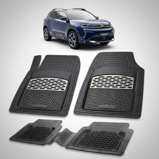 set de covorase din cauciuc negre cu accente gri cu un citroen c5 aircross suv facelift albastru in fundal