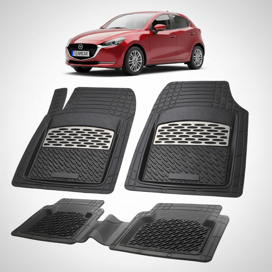 set de covorase din cauciuc negre cu accente gri cu o mazda 2 dj facelift hatchback 5 usi rosie  in fundal