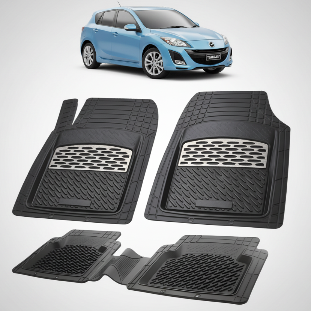 set de covorase din cauciuc negre cu accente gri cu o mazda 3 generatia II albastra in fundal