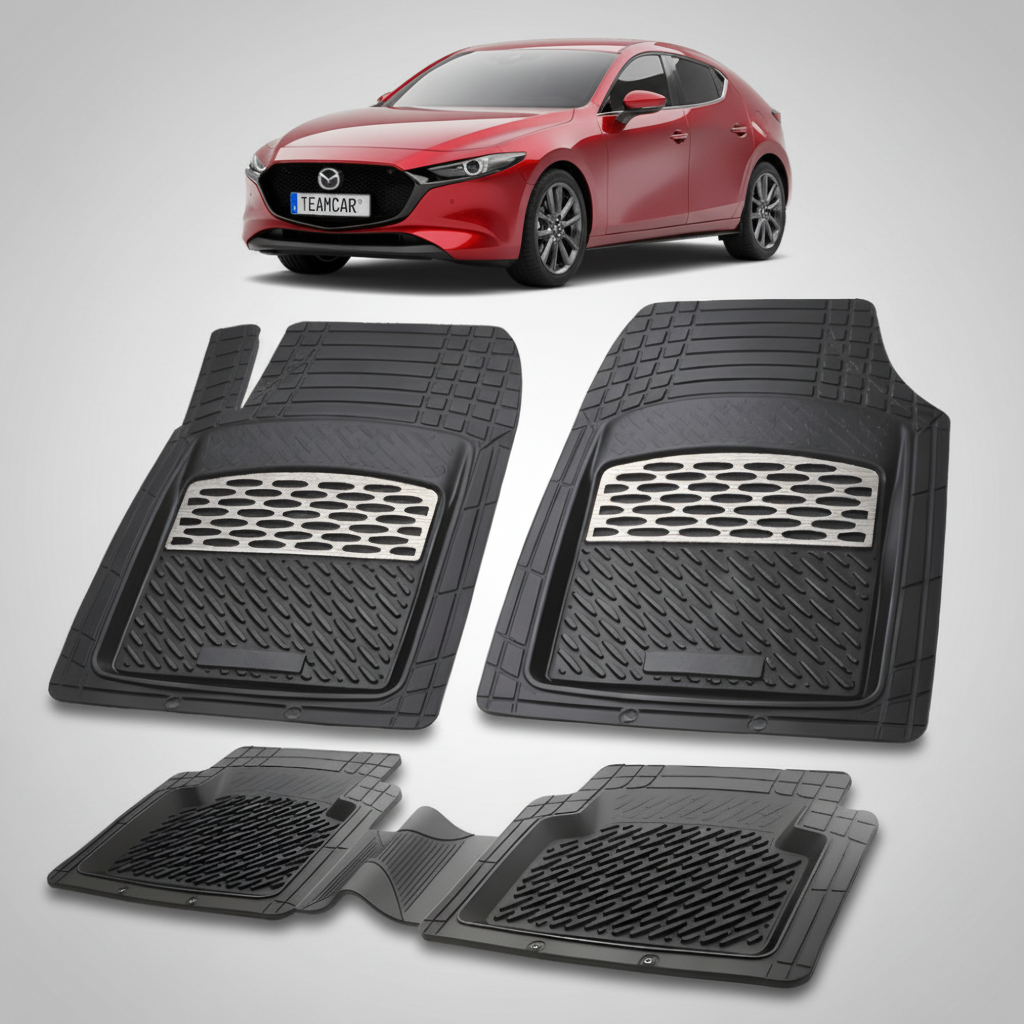 set de covorase din cauciuc negre cu accente gri cu o mazda 3 generatia IV rosie in fundal