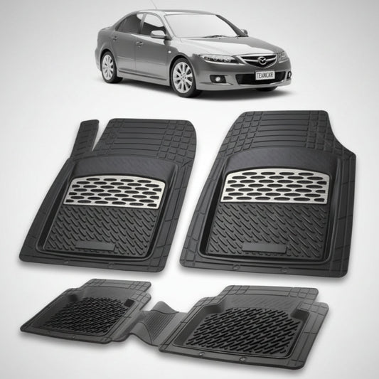 set de covorase din cauciuc negre cu accente gri cu o mazda 6 gg facelift hatchback 5 usi gri inchis in fundal