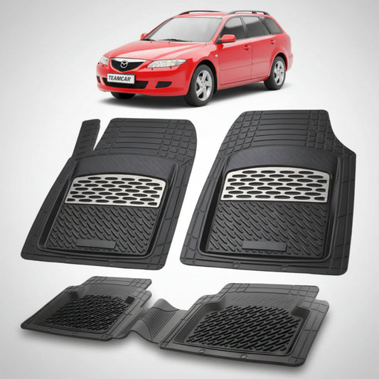 set de covorase din cauciuc negre cu accente gri cu o mazda 6 gy combi rosie in fundal
