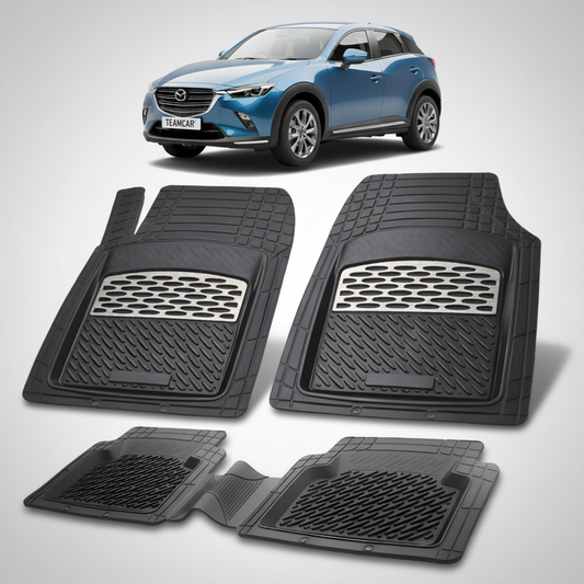 set de covorase din cauciuc negre cu accente gri cu o mazda cx 3 generatia 1 albastra in fundal