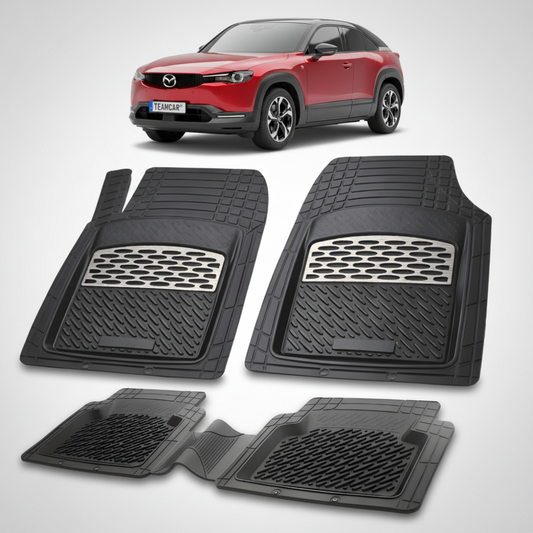 set de covorase din cauciuc negre cu accente gri cu o mazda mx-30 dr suv ev r-ev rosu in fundal