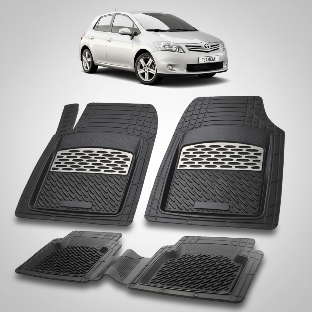 set de covorase din cauciuc negre cu accente gri cu o toyota auris e150 hatchback argintie in fundal