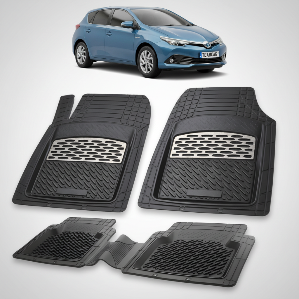 set de covorase din cauciuc negre cu accente gri cu o toyota auris e180 hatchback albastra in fundal
