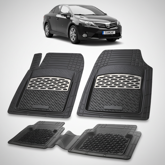 set de covorase din cauciuc negre cu accente gri cu o toyota avensis t27 sedan neagra in fundal