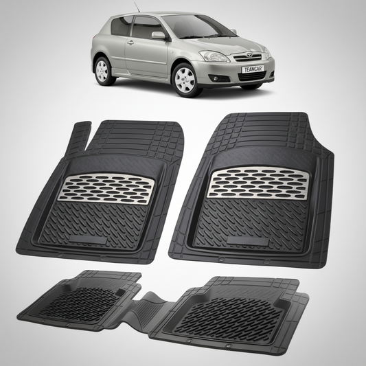 set de covorase din cauciuc negre cu accente gri cu o toyota corolla e120 hatchback gri in fundal
