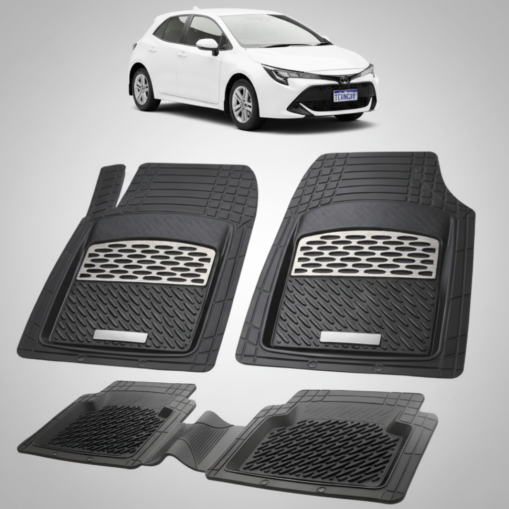 set de covorase din cauciuc negre cu accente gri cu o toyota corolla e210 hatchback alba in fundal