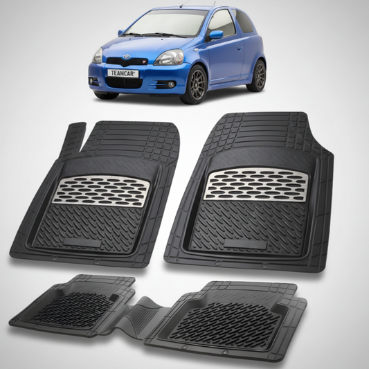 set de covorase din cauciuc negre cu accente gri cu o toyota yaris xp10 hatchback albastra in fundal
