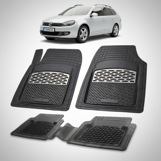 set de covorase din cauciuc negre cu accente gri cu un volkswagen golf mk6 variant break argintiu in fundal