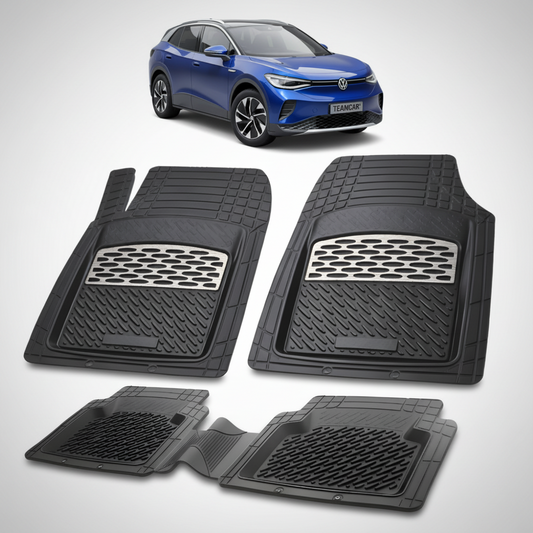 set de covorase din cauciuc negre cu accente gri cu un Volkswagen id.4 albastru in fundal
