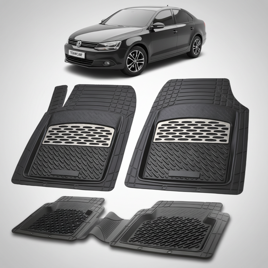 set de covorase din cauciuc negre cu accente gri cu un volkswagen  jetta 6 sedan negru in fundal