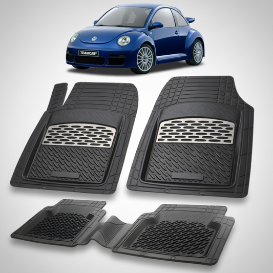 set de covorase din cauciuc negre cu accente gri cu un volkswagen new beetle albastru in fundal