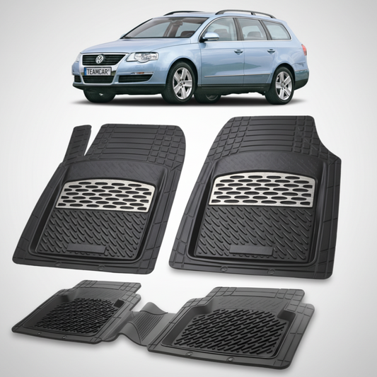 set de covorase din cauciuc negre cu accente gri cu un Volkswagen passat b6 variant break albastru deschis in fundal