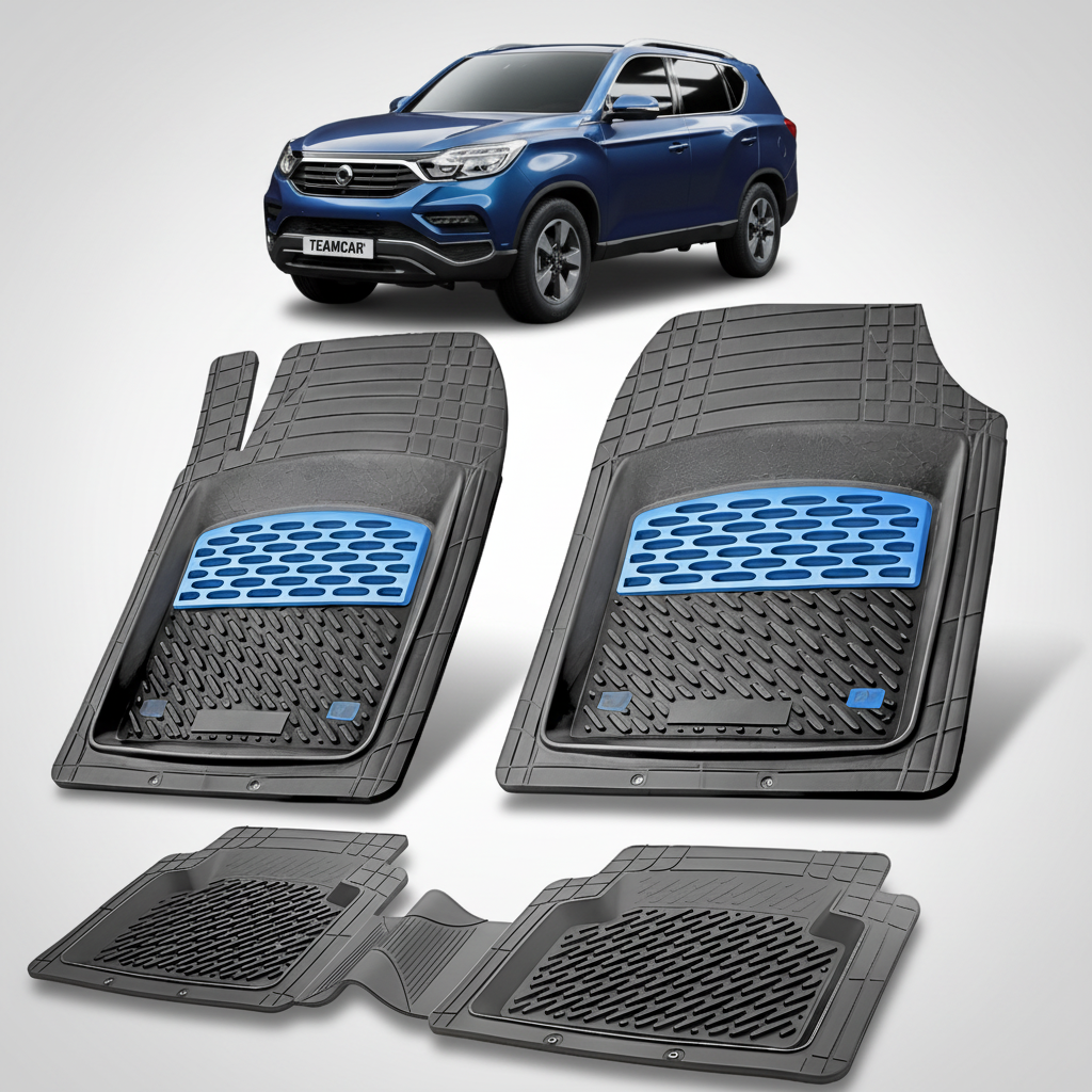 set de covorase teamcar din cauciuc negru cu inserții albastre pentru ssangyong g4 rexton cu un suv ssangyong g4 rexton albastru pe fundal.