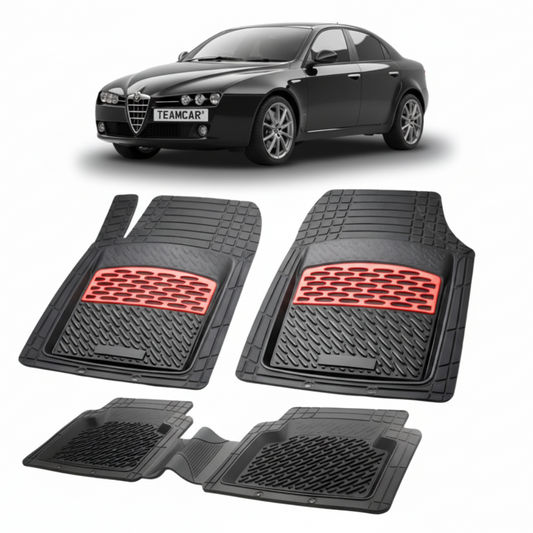 set de covorase din cauciuc negre cu accente rosii cu o alfa romeo 159 sedan neagra in fundal