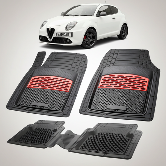 set de covorase din cauciuc negre cu accente rosii cu o alfa romeo mito hatchback alba in fundal