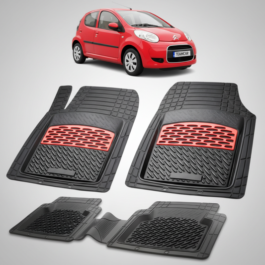 set de covorase din cauciuc negre cu accente rosii cu o un citroen c1 hatchback facelift rosu in fundal