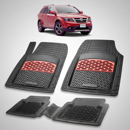 set de covorase din cauciuc negre cu accente rosii cu un fiat freemont facelift suv rosu in fundal