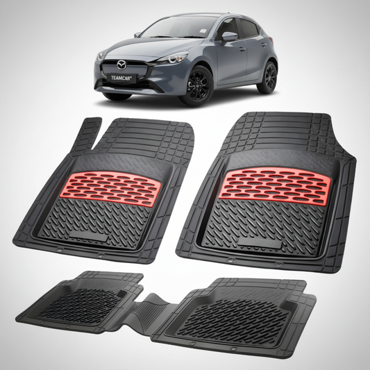 set de covorase din cauciuc negre cu accente rosii cu o mazda 2 dj facelift 2 hatchback 5 usi gri inchis  in fundal