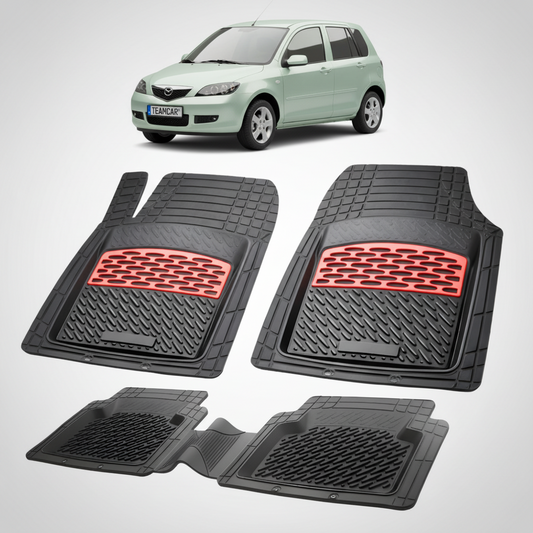 set de covorase din cauciuc negre cu accente rosii cu o mazda 2 dy hatchback 5 usi verde deschis in fundal