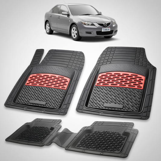 set de covorase din cauciuc negre cu accente rosii cu o mazda 3 bk facelift sedan gri inchis in fundal