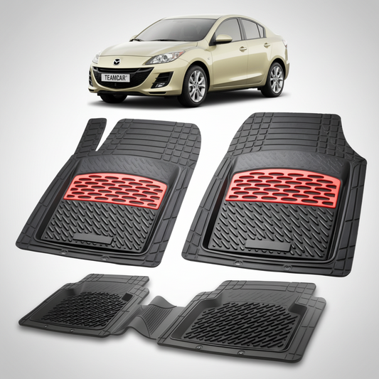 set de covorase din cauciuc negre cu accente rosii cu o mazda 3 bl sedan auriu in fundal