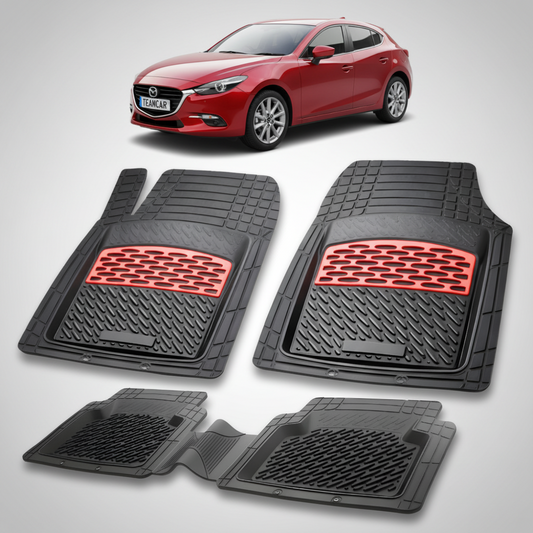 set de covorase din cauciuc negre cu accente rosii cu o mazda 3 generatia III rosie in fundal