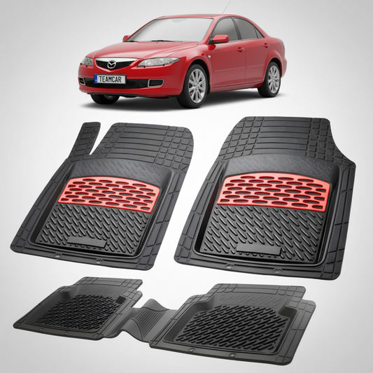 set de covorase din cauciuc negre cu accente rosii cu o mazda 6 gg/gy sedan rosu in fundal