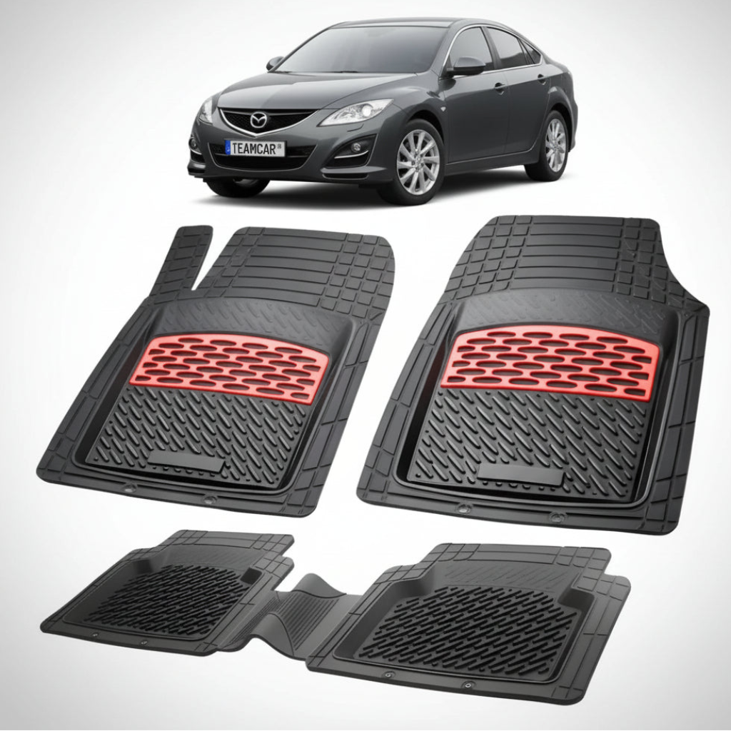 set de covorase din cauciuc negre cu accente rosii cu o mazda 6 gh facelift sedan gri inchis metalizat in fundal
