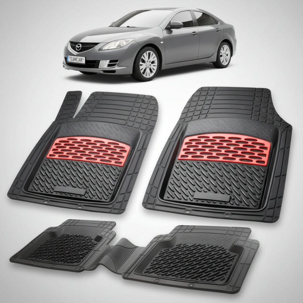 set de covorase din cauciuc negre cu accente rosii cu o mazda 6 gh sedan gri inchis in fundal