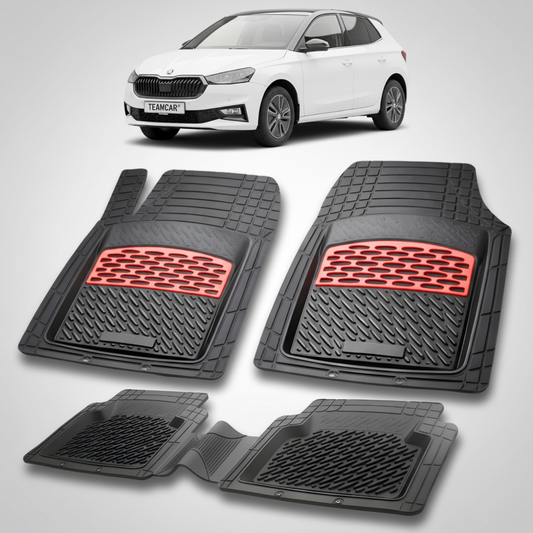 set de covorase din cauciuc negre cu accente rosii cu skoda fabia iv hatchback alba in fundal
