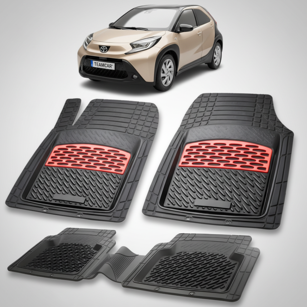 set de covorase din cauciuc negre cu accente rosii cu toyota aygo ab70 crossover maro in fundal