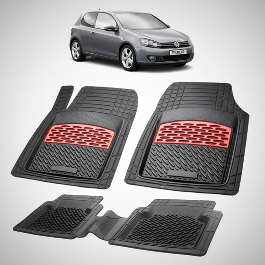 set de covorase din cauciuc negre cu accente rosii cu un volkswagen golf 6 hatchback 5 usi gri inchis in fundal