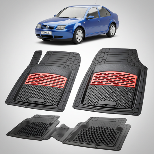 set de covorase din cauciuc negre cu accente rosii cu un volkswagen jetta 4 sedan albastru in fundal