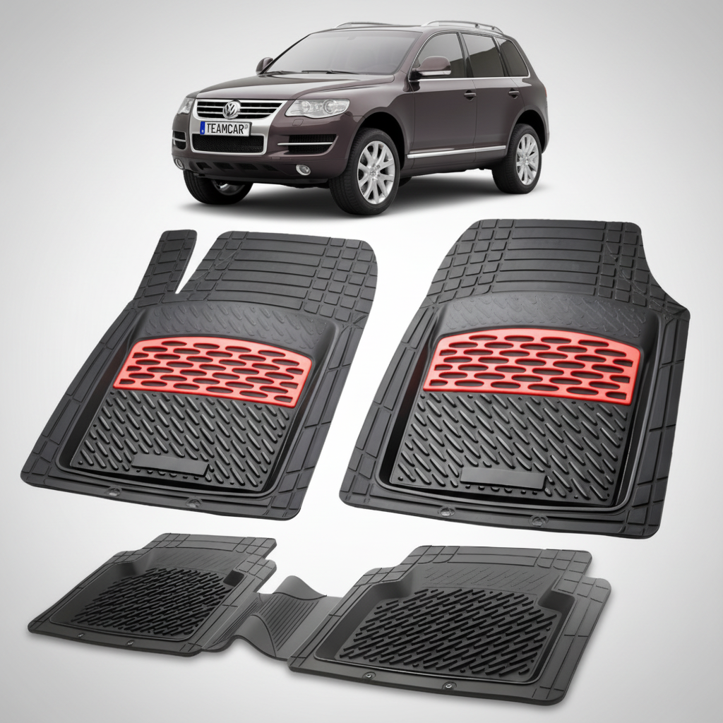 set de covorase din cauciuc negre cu accente rosii cu un Volkswagen Touareg I maro inchis in fundal