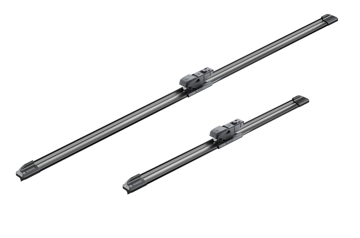 Set de două ștergătoare Bosch Aerotwin A158S, vedere oblică, cu adaptoare premontate