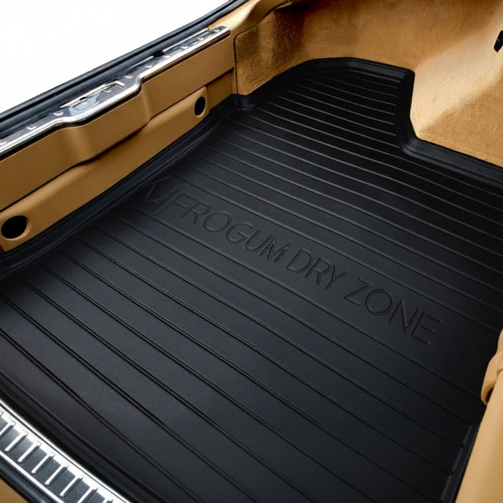 Tăviță portbagaj FROGUM Dry Zone DZ406513 montată în portbagaj BMW X2