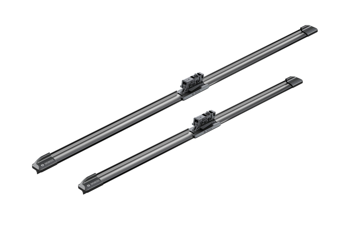 Set de doua lamele Bosch Aerotwin A204S de lungimi diferite, vedere oblica cu adaptoare premontate